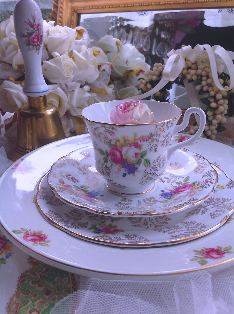 ♥ ♥ Annie crazy Antiquities British half-painted bone china rose 22 k Jin Leisi flower totem cup mugs three groups - inventory - ถ้วย - เครื่องลายคราม หลากหลายสี