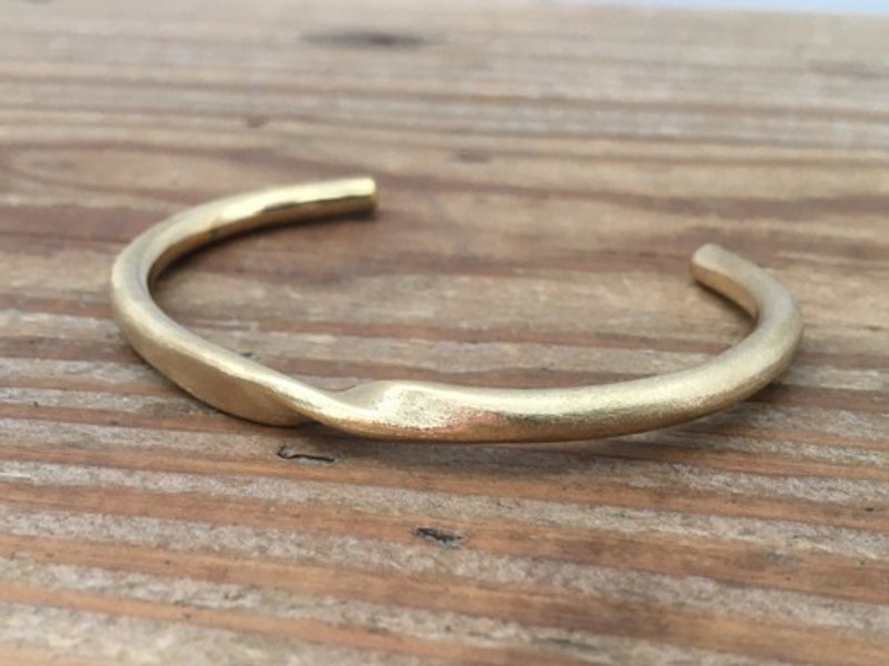 Brass bangle twist 4mm - Bracelets - Other Metals 