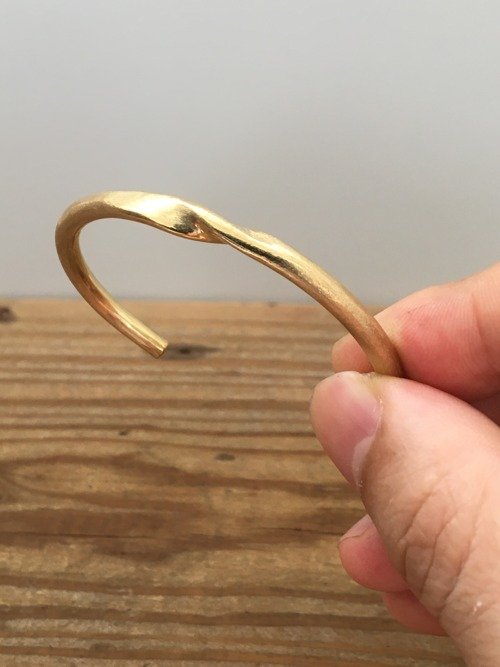 真鍮バングル 真鍮バングル twist 4mm - ショップ xilentthinker ブレスレット