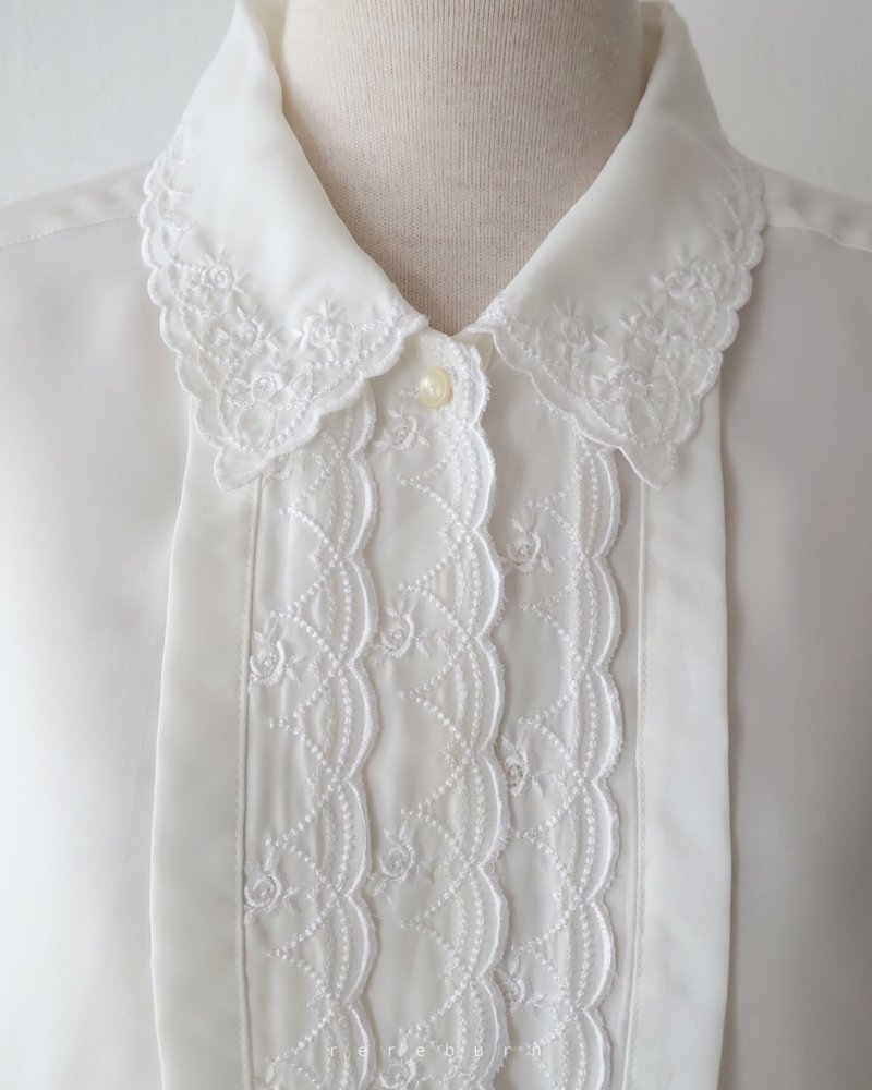 Vintage Embroidered Collar Relaxed Fit Long-Sleeve Off-White Retro Shirt - Women's Shirts - Polyester 