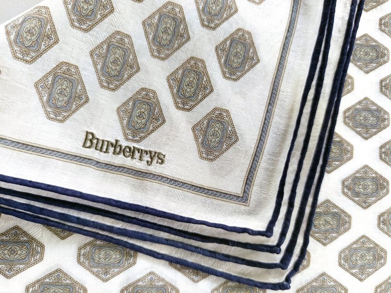 Burberry Vintage Handkerchief Geometric Hexagon Motifs 20.5 x 20.5 inches - 絲巾 - 棉．麻 白色
