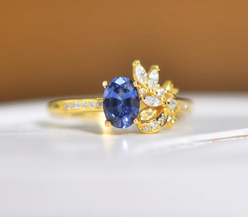 18K金藍寶石戒指 藍色寶石搭配鑽石 - 戒指 - 貴金屬 金色