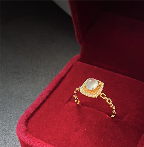 玲靛翡翠 LingDian 18K【希望之光】放光白翡歐風鍊條戒指/ 翡翠 / 珠寶首飾
