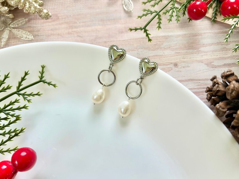 Love ear needle earrings freshwater pearl earrings natural freshwater pearls s925 ear needles - ต่างหู - โลหะ สีเงิน