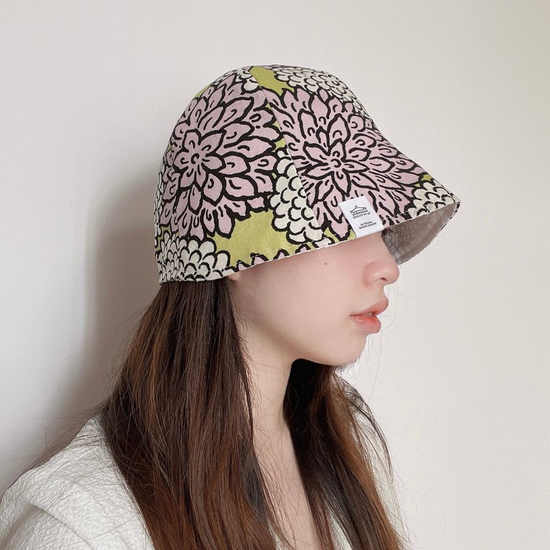 Spring and summer Japanese flower cloth bucket hat Linen - หมวก - ผ้าฝ้าย/ผ้าลินิน หลากหลายสี