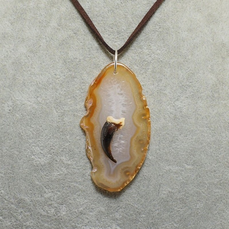 Wolf Claw Protection Amulet Beige Agate Slice Slab Pendant Necklace Man Jewelry - 項鍊 - 半寶石 咖啡色