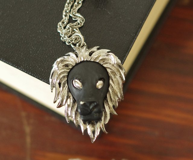 Vintage hot sale lion necklace