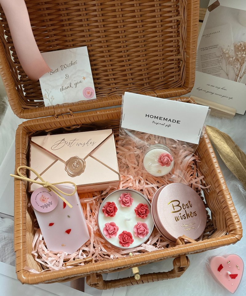 Wedding souvenirs and bridesmaid gifts-rose woven basket gift box type A - เทียน/เชิงเทียน - ขี้ผึ้ง สึชมพู