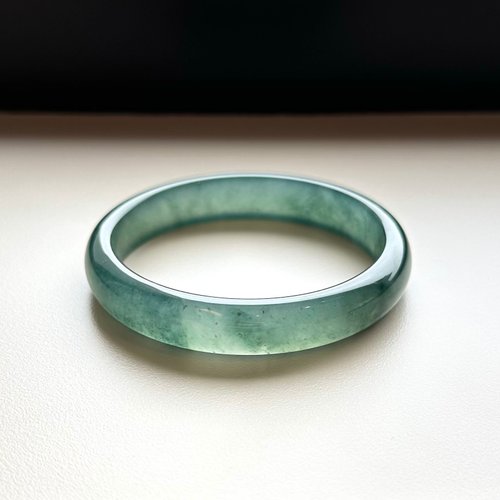 天然A貨翡翠 高氷種 輝く瓜料/危料/威料 ブルーウォーター翡翠バングル