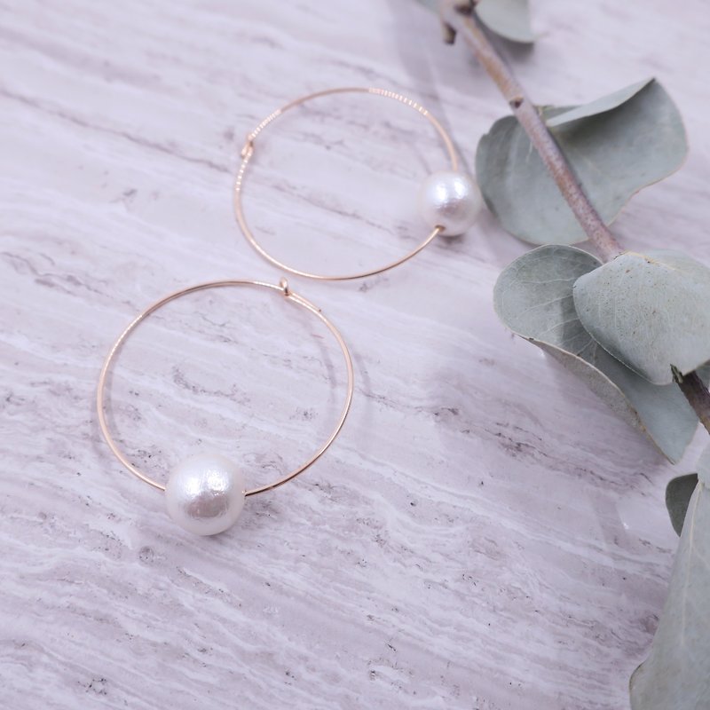 14KGF | Simple Cotton Pearl Earrings - ต่างหู - โลหะ สีทอง