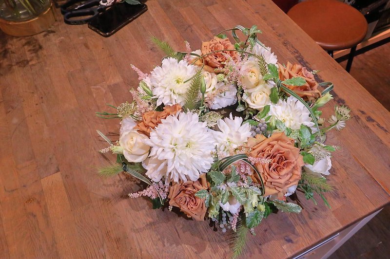 One Flower Toffee French Stereo Wreath Welcome Flowers - ของวางตกแต่ง - พืช/ดอกไม้ สีกากี