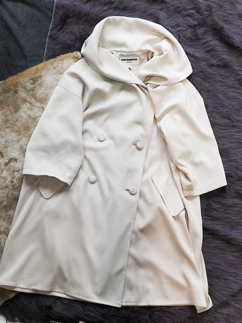 長野米白大翻領簡約少女 古董薄料風衣外套trenchcoat dustcoat - 女大衣/外套 - 聚酯纖維 白色