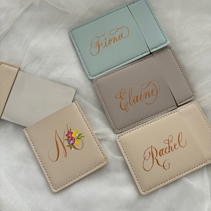 Exquisite and thin small mirror with custom name handwritten in Western calligraphy - Makeup Brushes - Faux Leather Multicolor