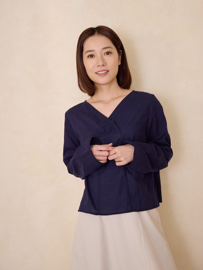 Windy V-neck long-sleeved top-Heart Valley - Women's Tops - Other Man-Made Fibers Blue