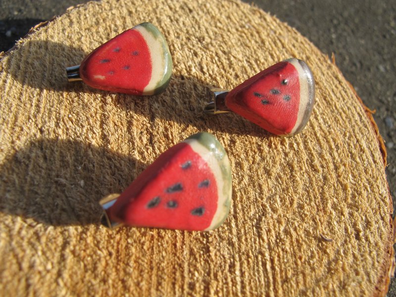 Summer nutrition pyramid is to eat watermelon] [ceramic pins - เซรามิก - ดินเผา สีแดง