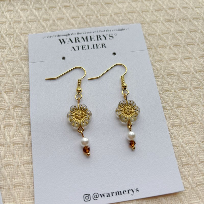 flower museum series earrings (transparent)• 花卉博物館系列 - 耳環/耳夾/耳骨夾 - 壓克力 紅色