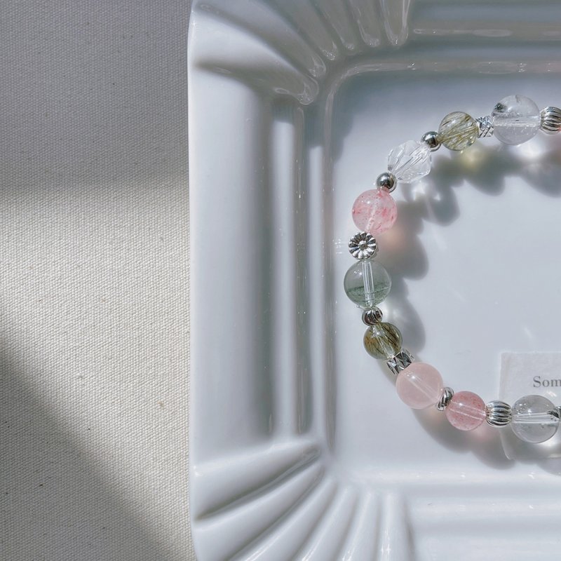 苔間苺色丨ストロベリークォーツ+グリーンファントム丨エネルギー浄化 幸運と恋愛運アップ丨カスタムクリスタルブレスレット - ブレスレット - クリスタル グリーン