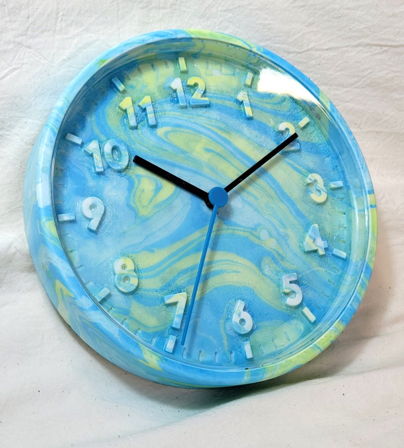 Handmade relief art clock - Clocks - Plastic 