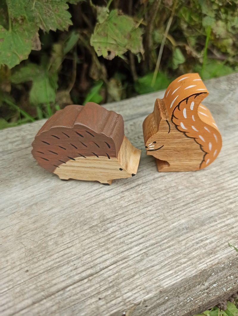 木のおもちゃのハリネズミ、木のリスの森の動物、モンテッソーリの赤ちゃんのおもちゃ、最初のおもちゃ - 知育玩具・ぬいぐるみ - 木製 ブラウン