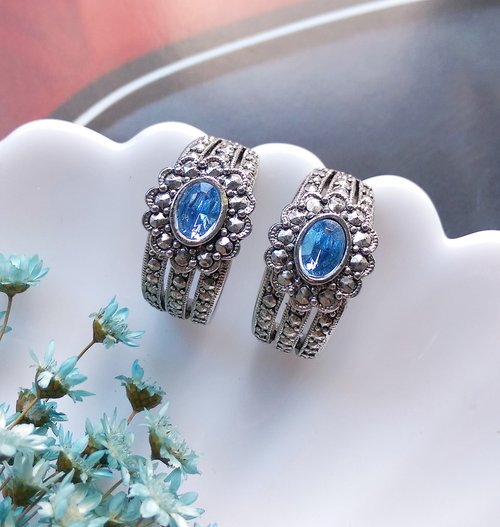 老時光角落 Vintage Jewelry 西洋古董飾品AVON 浪漫 銀色調 C圈 針式耳環