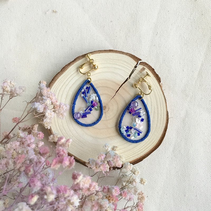 Handmade Embroidery* Light Dreamland Series Earrings - Dark Sapphire - Earrings & Clip-ons - Thread Blue
