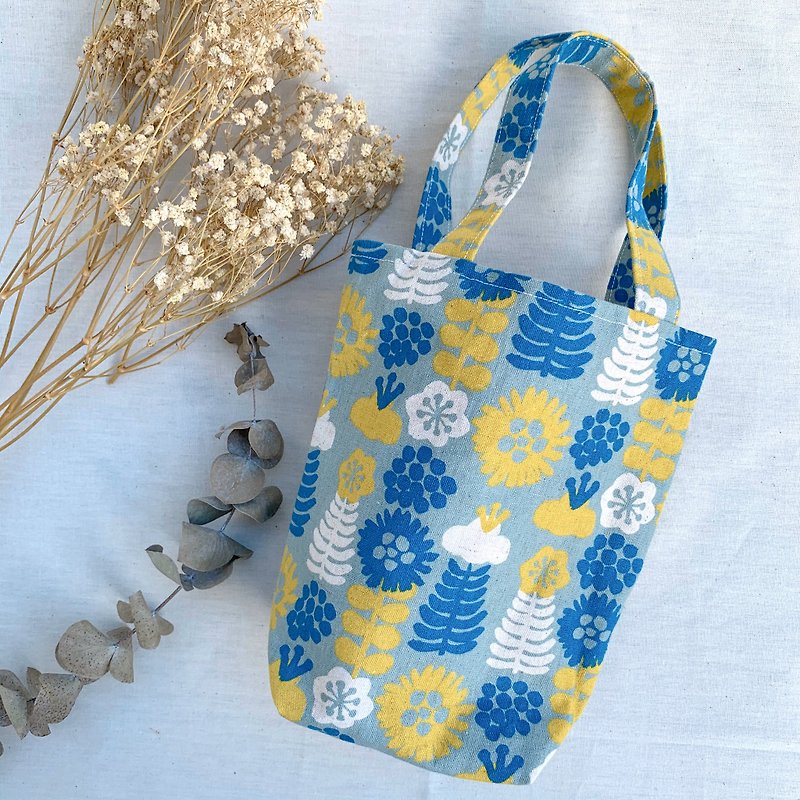 Sunflowers in the Mountains-Eco-friendly Water Bottle Bag | Haibo Handmade - ถุงใส่กระติกนำ้ - ผ้าฝ้าย/ผ้าลินิน สีน้ำเงิน