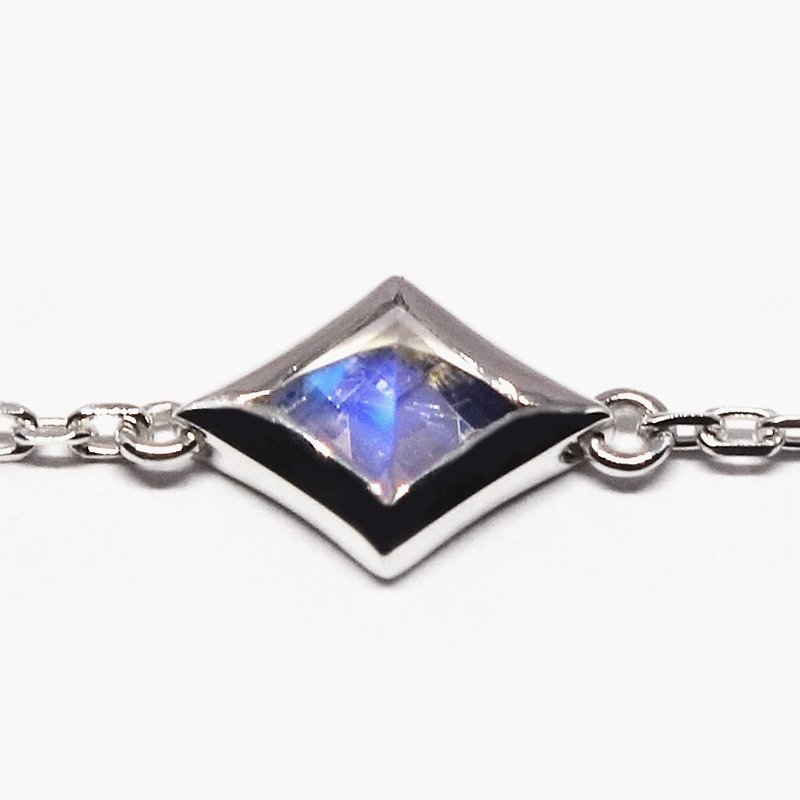 Pyramid blue moonstone bracelet SV925【Pio by Parakee】月光石手鍊 - Bracelets - Gemstone Blue