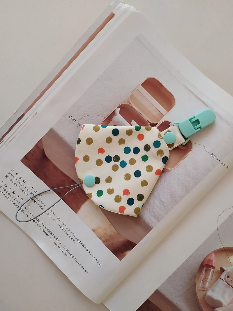 [Shipping within 5 days] Fresh and green two-in-one pacifier clip , pacifier dust cover + pacifier clip dual - อื่นๆ - ผ้าฝ้าย/ผ้าลินิน หลากหลายสี
