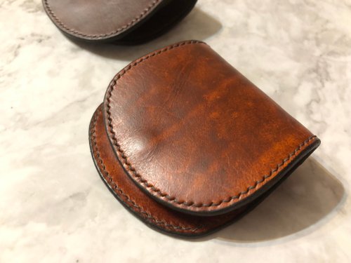 Horseshoe-shaped coin purse with foal stitching. Horseshoe-shaped coin purse  with genuine leather and full hand stitching. - Shop grace' S Leather  Handmade Coin Purses - Pinkoi