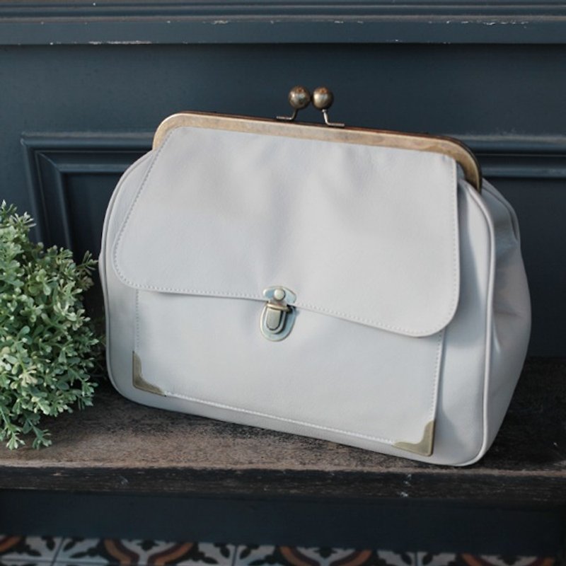 GT Sincere vintage kiss lock frame bag (ivory) - Messenger Bags & Sling Bags - Genuine Leather 