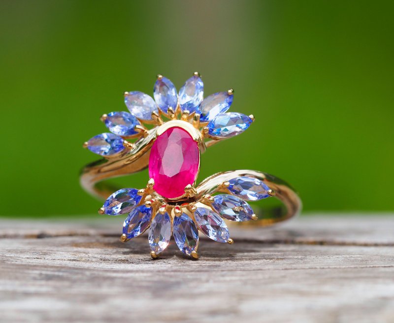 14k  gold ring with ruby and tanzanite. - 戒指 - 貴金屬 金色