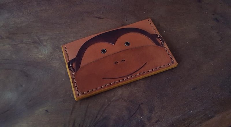 Cute Q Monkey Vintage Yellow Pure Leather Business Card Holder-Engraving on the back - ที่เก็บนามบัตร - หนังแท้ สีส้ม