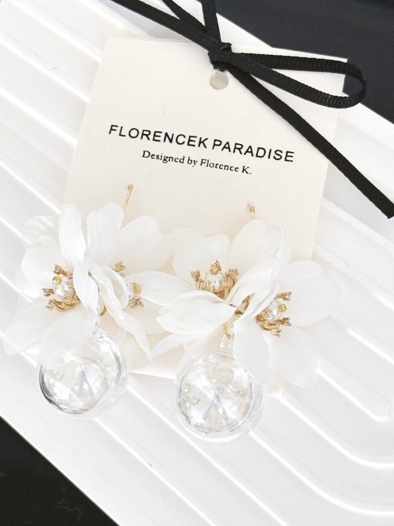 Flowers Blossom Glass Bubble Wedding Earrings - ต่างหู - แก้ว ขาว