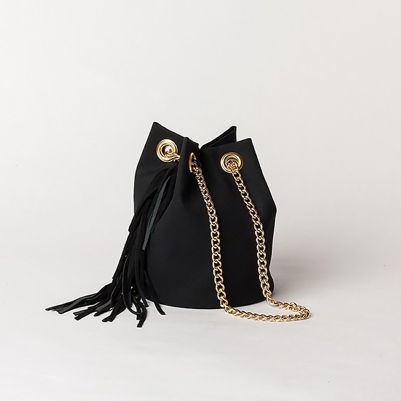 GOLD CHAIN ​​POCHETTE - FRINGE BLACK - กระเป๋าแมสเซนเจอร์ - ผ้าฝ้าย/ผ้าลินิน สีดำ