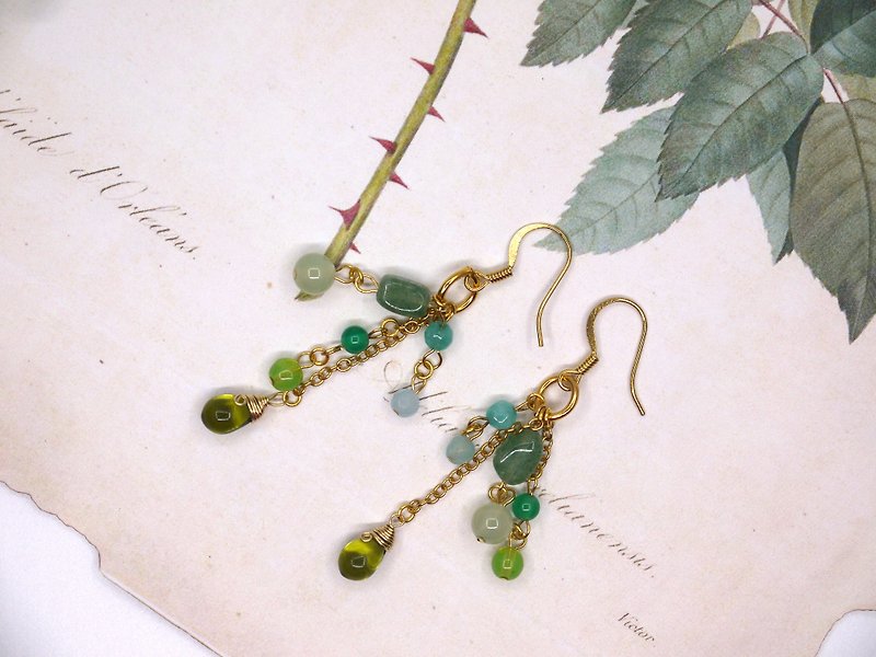 [Riitta] Green Pearls Crystal Chalcedony Dongling jade earrings - Earrings & Clip-ons - Gemstone 