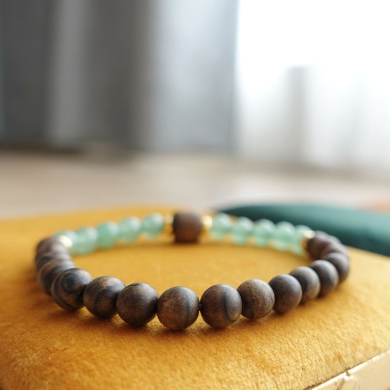 腕間生香 頂級沉香 東陵玉 五行平衡 沉靜簡約 淡雅幽香 手鍊 - 手鍊/手環 - 軟木/水松木 綠色