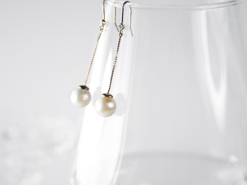 Picking up the Light | Freshwater Pearl / Pearl / Earhook / One Piece | Natural Pearl Dangle Earrings - Earrings & Clip-ons - Pearl White