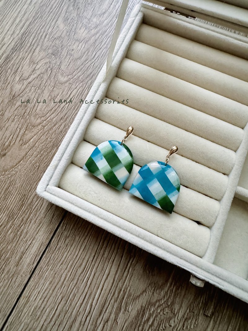 Original series retro plaid scalloped earrings - Earrings & Clip-ons - Pottery Multicolor