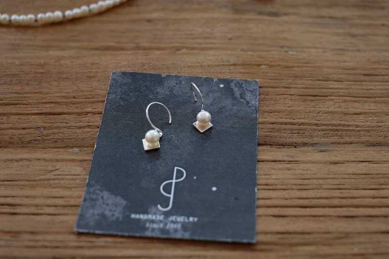 Earring Silver92.5 pearl - 耳環/耳夾/耳骨夾 - 植物．花 