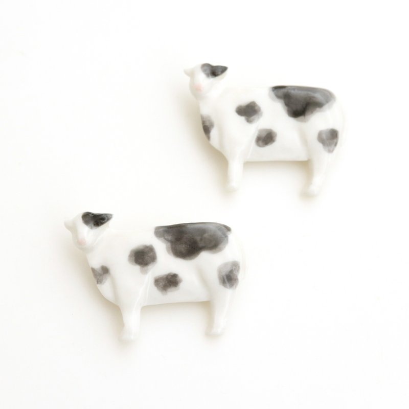 Cow brooch - ブローチ - 磁器 ホワイト