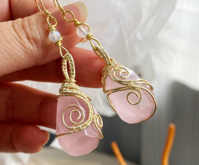 オリジナルハンドメイドストーン】天然ピンククリスタルワイヤーピアス