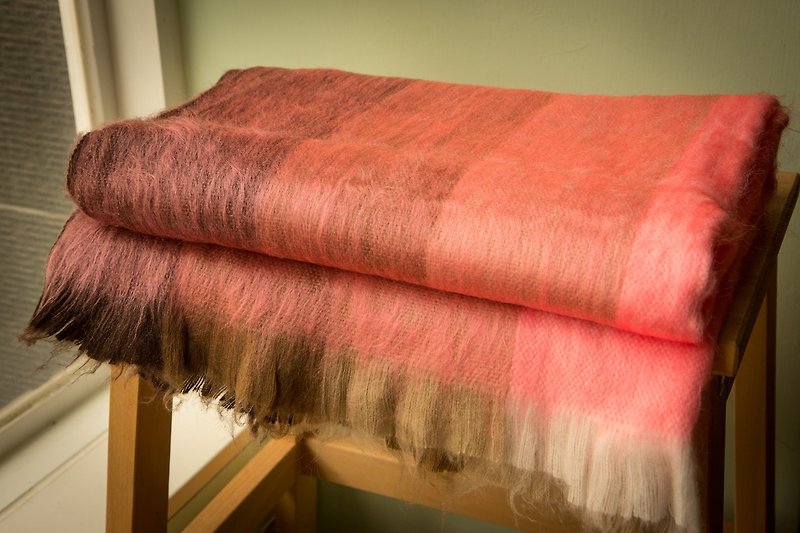 South American hand-made alpaca shawl long hair - ผ้าพันคอถัก - วัสดุอื่นๆ 