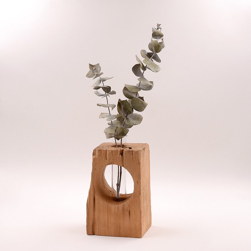 Taiwanese cypress test tube flower vase - weathered wood | Use the most natural wood glass vase to create a green home - เซรามิก - ไม้ สีทอง