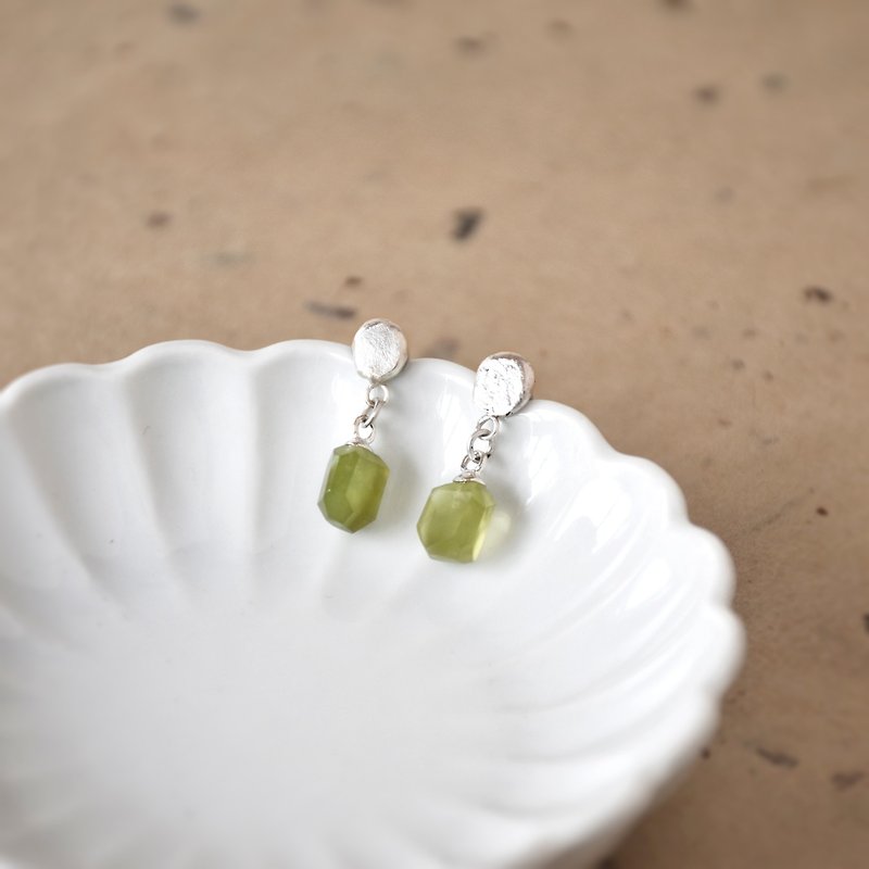 Handmade Green Grossular-Garnet with sterling silver Dangle Earring - Earrings & Clip-ons - Gemstone Green