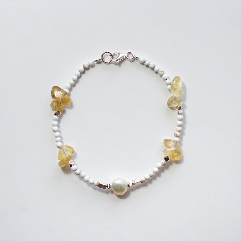 November Stone[citrine] mineral bracelet crystal bracelet irregular natural stone - สร้อยข้อมือ - หิน สีเหลือง