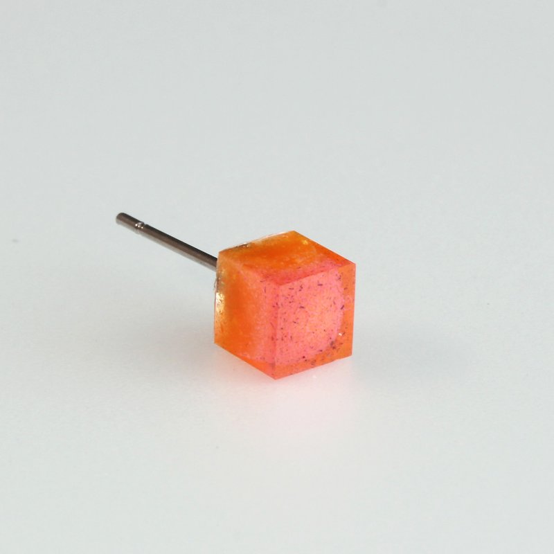 彩色樹脂耳環 / 209 / 小立方 / Pure Morning - 單隻 - 耳環/耳夾 - 塑膠 橘色
