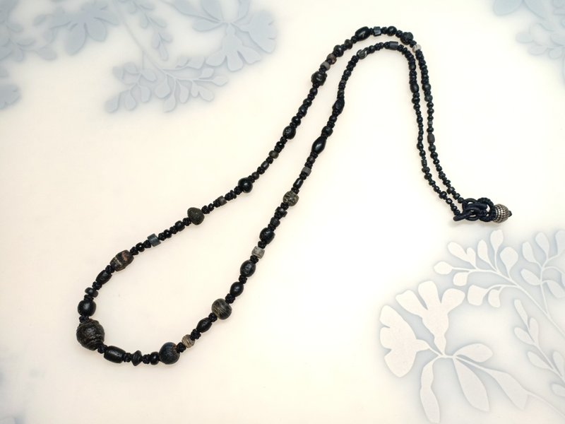 #SD-073 Middle Eastern old glass hand-knitted necklace - สร้อยคอ - กระจกลาย สีดำ