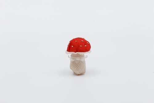 初朵 蘑菇 胸針 胸花 植物 手作 布藝 棉麻 設計