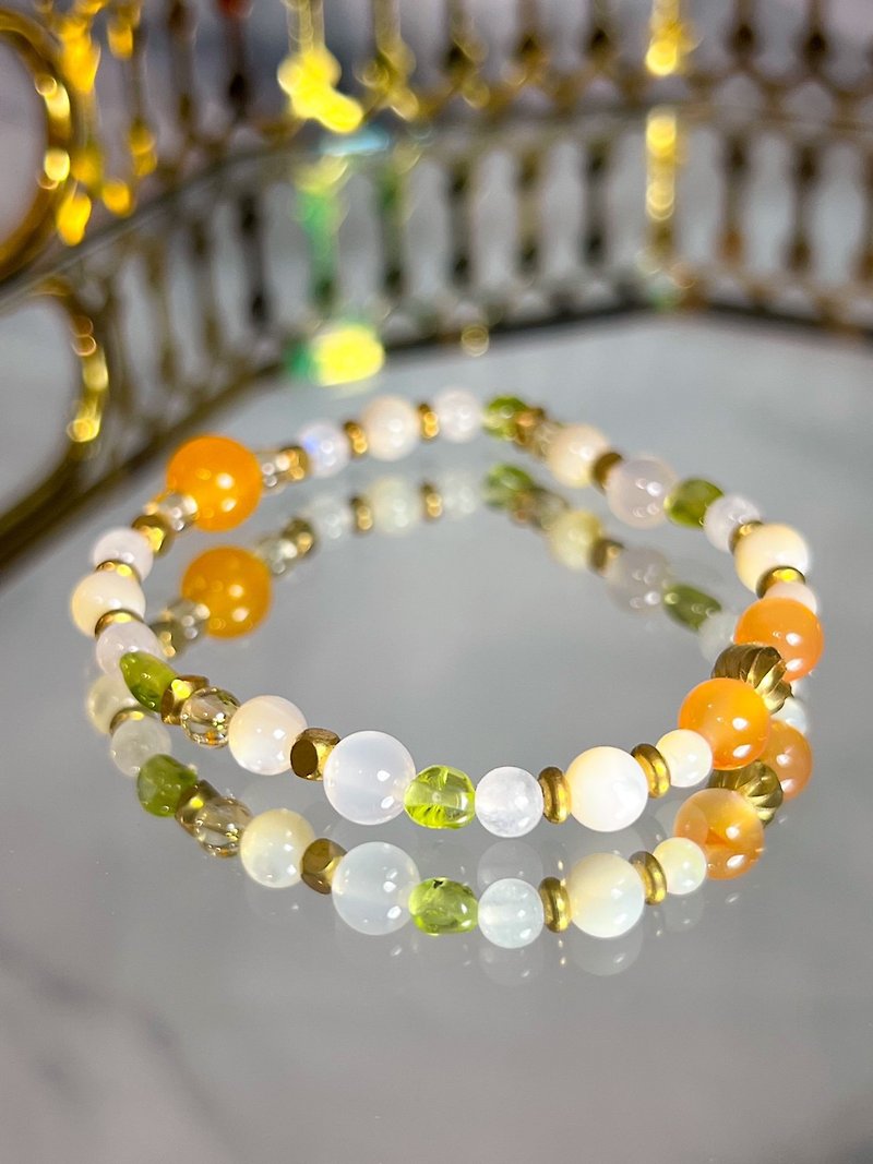 [Apollo's laurel crown] yellow chalcedony white chalcedony Stone pearl oyster crystal bracelet - Bracelets - Crystal 