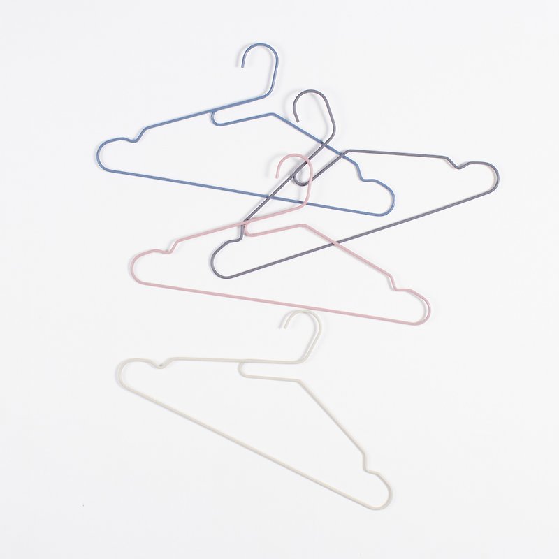 Roommate famille rose wire hanger*three in* - Hangers & Hooks - Other Metals Multicolor